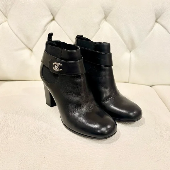 Chanel boots - Picture 2 of 10